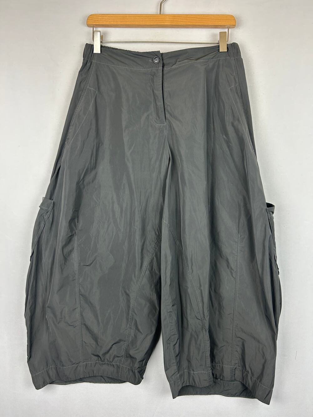 Sun Kim Gray Windbreaker Crop Wide Leg Barrel Pant ME201 Made in USA Women's M